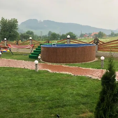 Four Seasons In Carpathians Domek alpejski